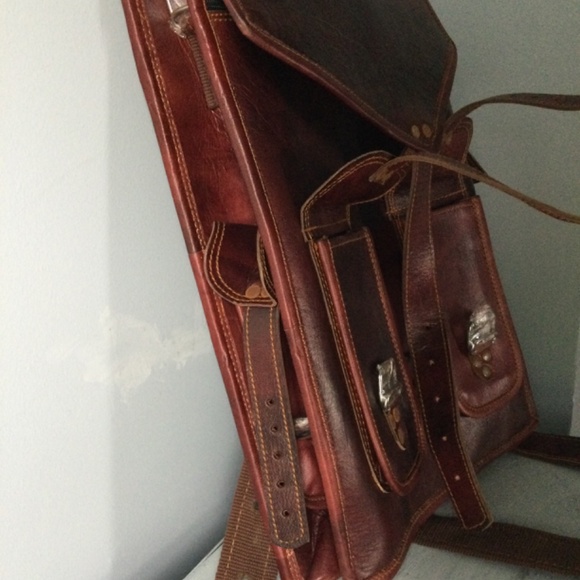 Handmade World Brown Vintage Leather Backpack - Picture 11 of 16